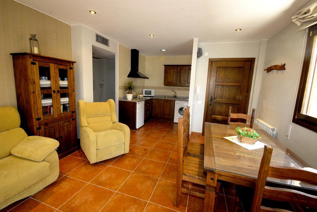 Apartamentos De Turismo Rural Las Eras Castelserás Exterior photo